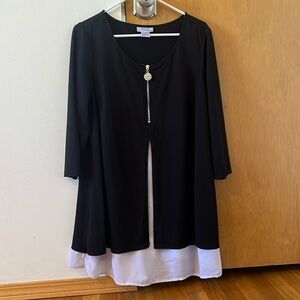 Avenue Studio Long 3/4 Sleeve Blouse